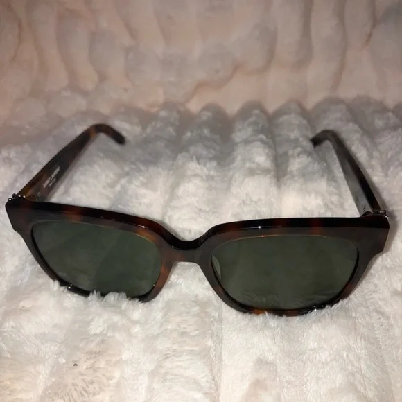 YSL Sunglasses - Picture 4 of 17